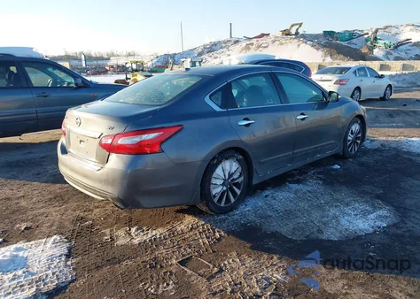 2017 Nissan Altima 2.5 Sv z USA, uszkodzony, nr VIN 1N4AL3AP4HC124054